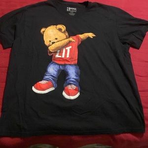 Tshirt-dabbing Bear